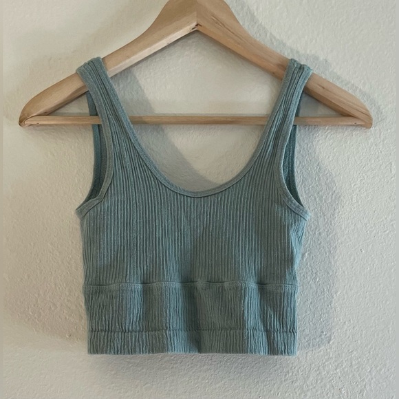 UO Out From Under Tank - Picture 3 of 3